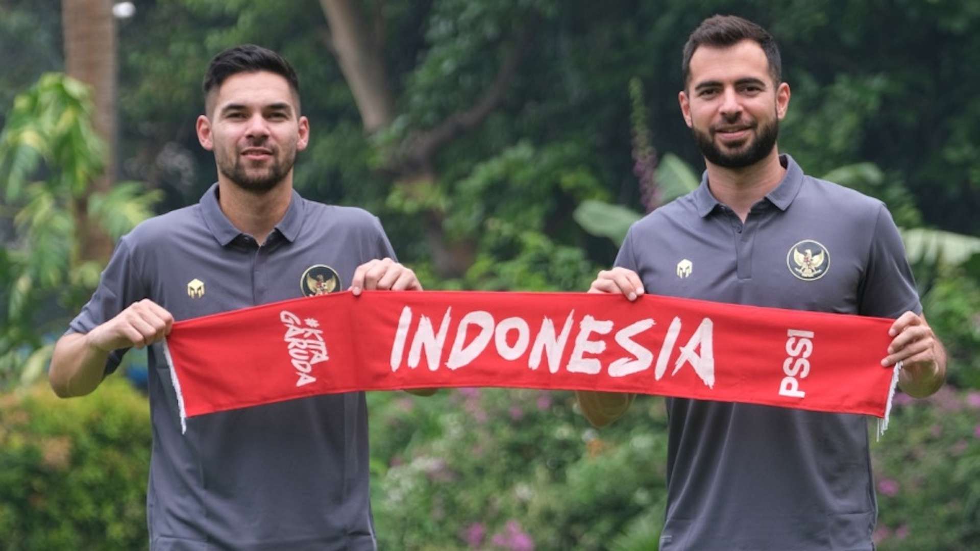 以其极高的 以其极高的